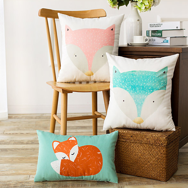 手绘小狐狸抱枕靠垫