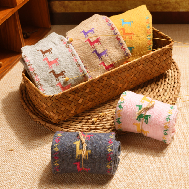 加厚保暖中筒羊毛袜