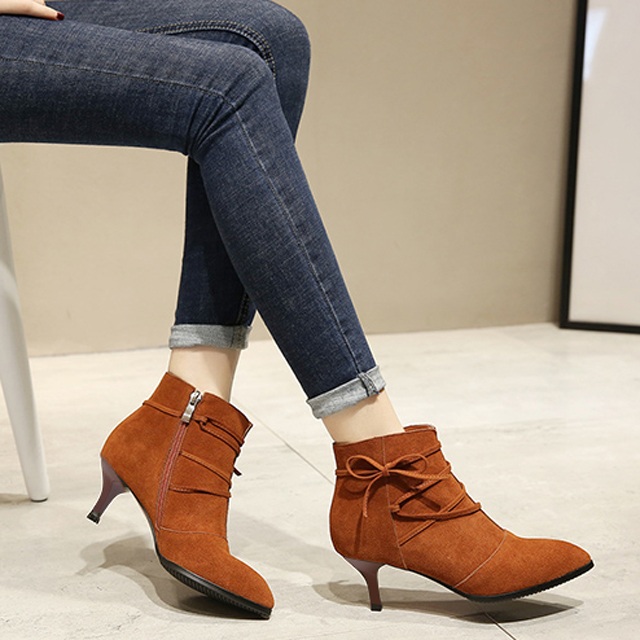 真皮尖头高跟女靴