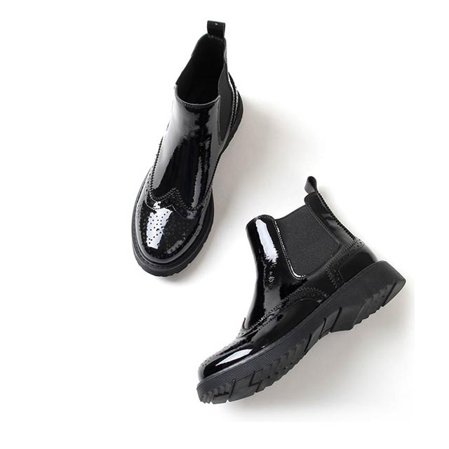 漆皮布洛克平底靴