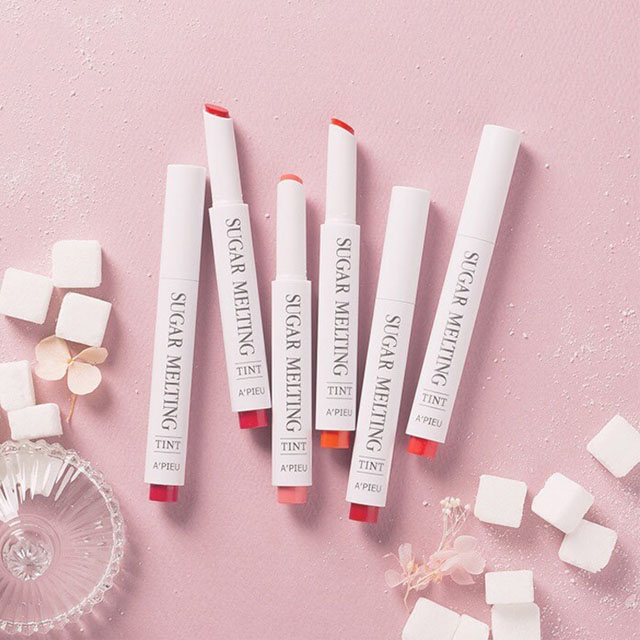 APIEU按压式口红