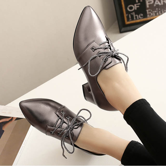 粗跟OL通勤尖头皮鞋