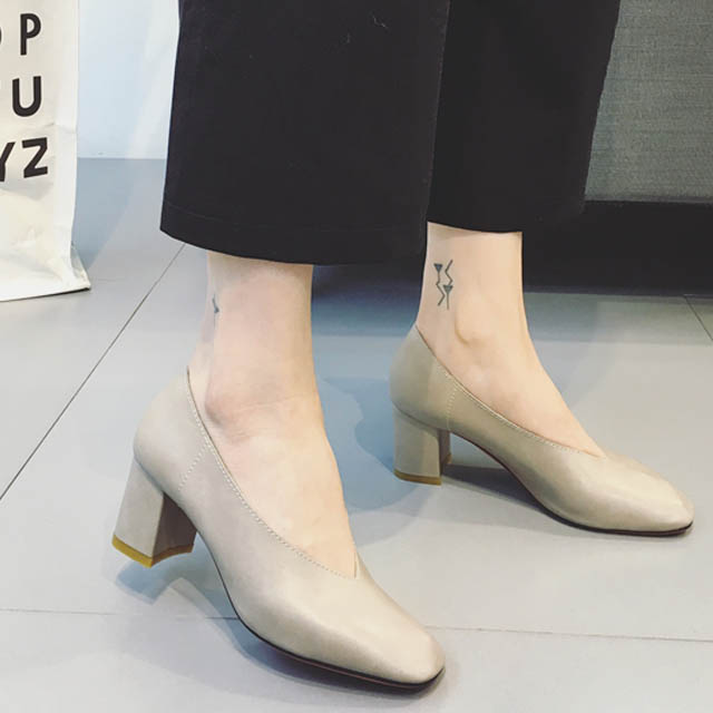 春夏软面皮复古奶奶鞋