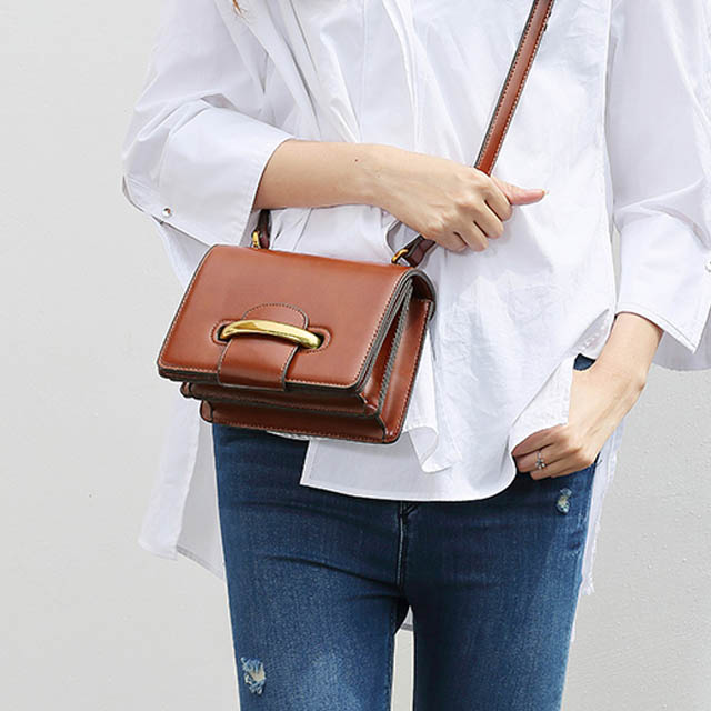 百搭时尚斜挎小方包