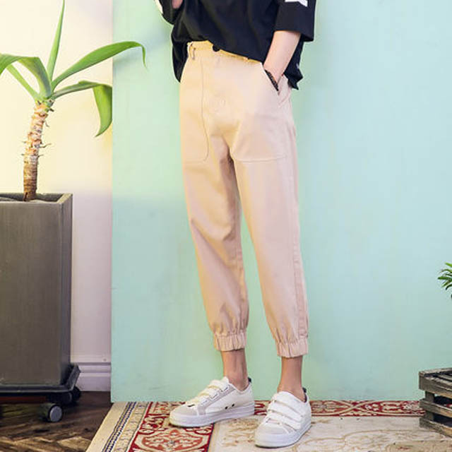 青年学生收口九分裤