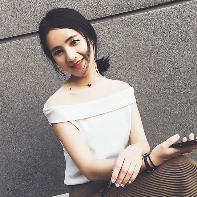 一字领性感露肩短袖T恤