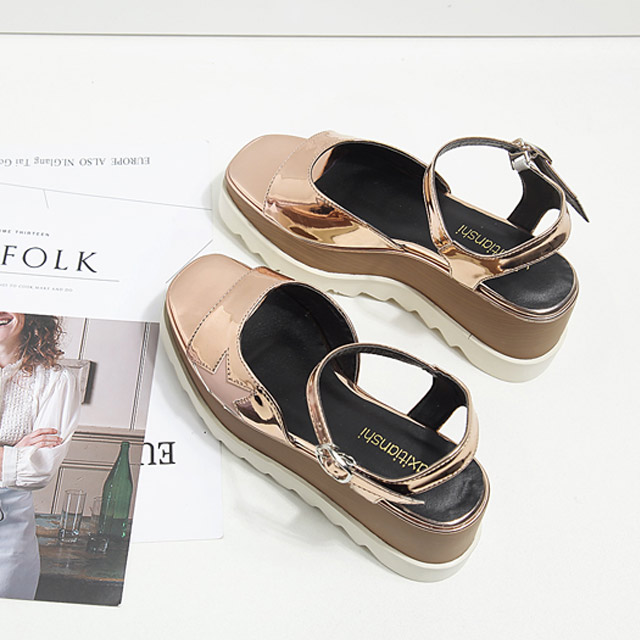 英伦方头厚底星星鞋