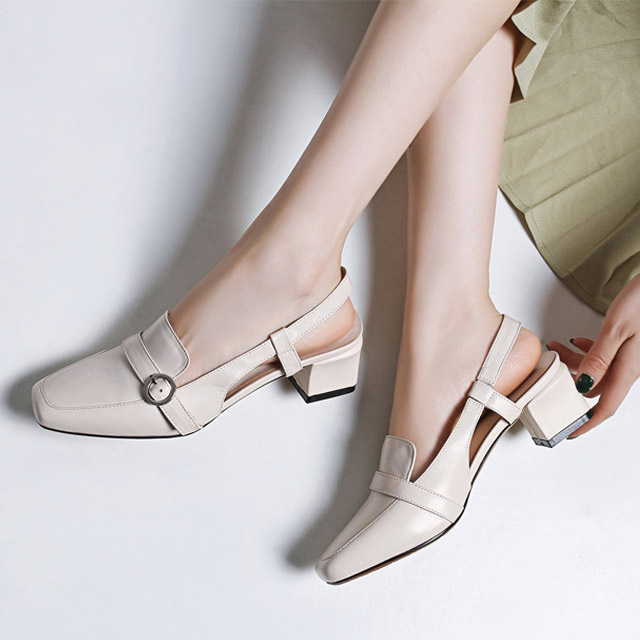 真皮粗跟皮带扣包头凉鞋