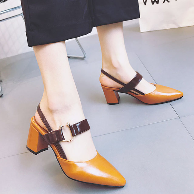 尖头百搭粗跟凉鞋