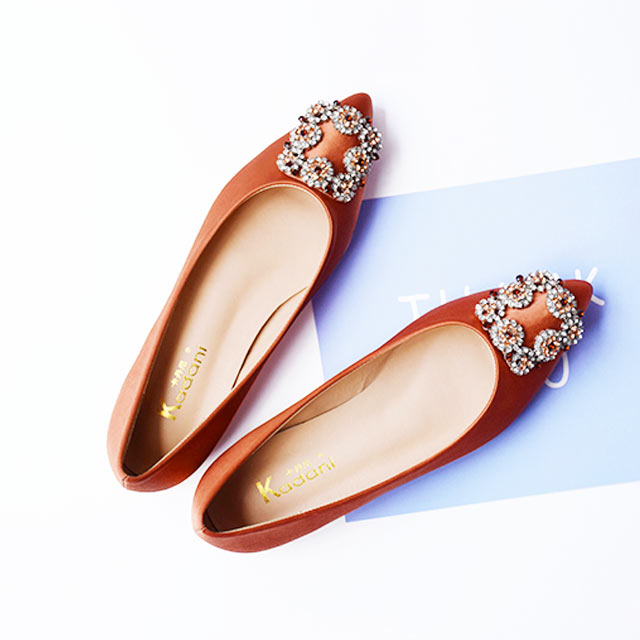 真皮方扣尖头平底鞋