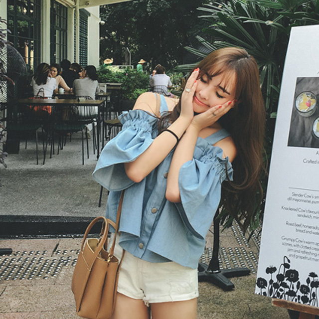 性感一字领露肩吊带t恤衫