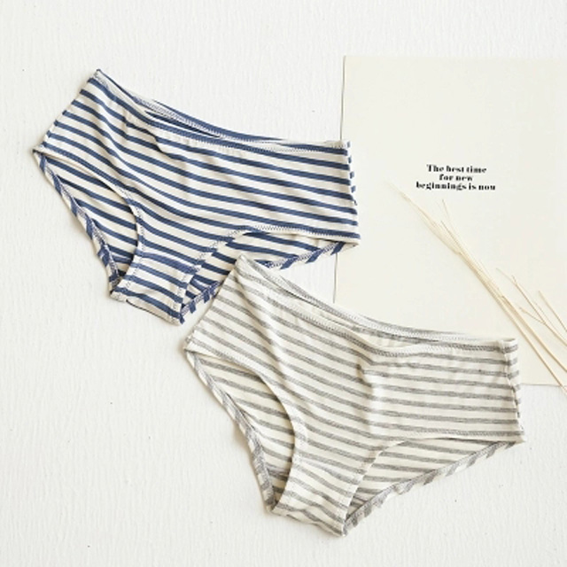 日系文艺条纹少女冰丝内裤