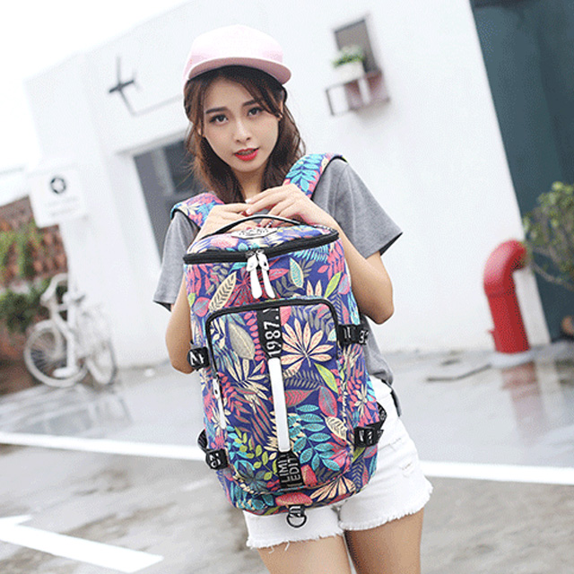 男女户外旅行包