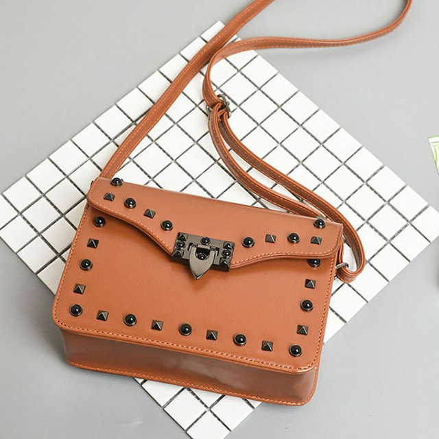 明星同款宽带时尚铆钉小方包