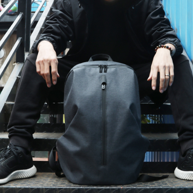 休闲防水运动背包双肩包男