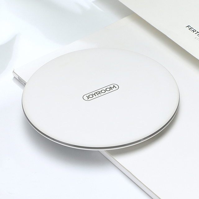 iPhone无线充电快充板