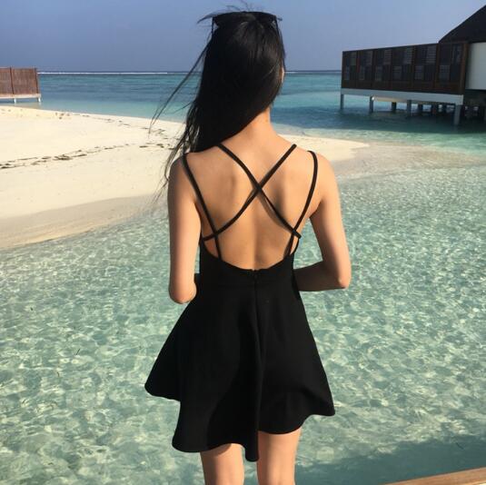 夏日性感深V漏背沙滩裙 