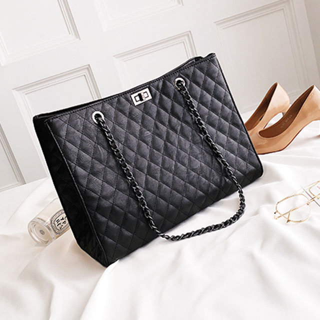 简约大容量菱格链条包