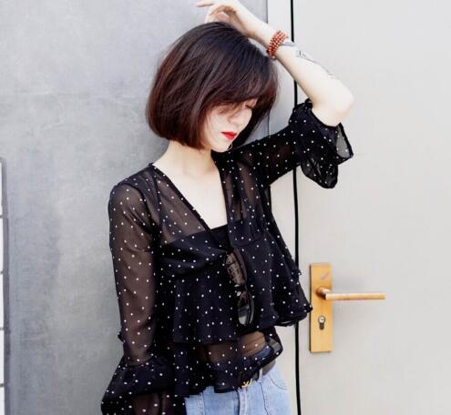 波点荷叶袖高腰短款V领透视雪纺衫