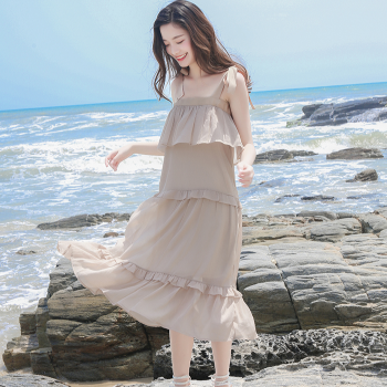 金丝荷叶边吊带连衣裙 复古森系蛋糕裙
