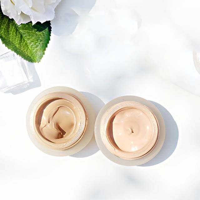 日本嘉娜宝 媚点保湿粉底液