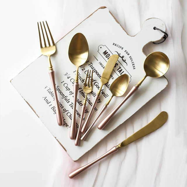 北欧粉金刀叉两件套