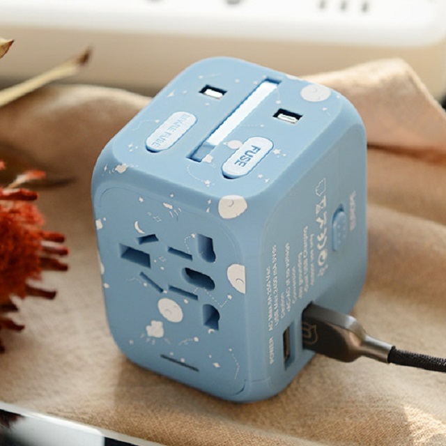 全球通用充电转换器