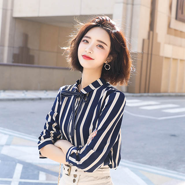 条纹衬衫小心机设计感