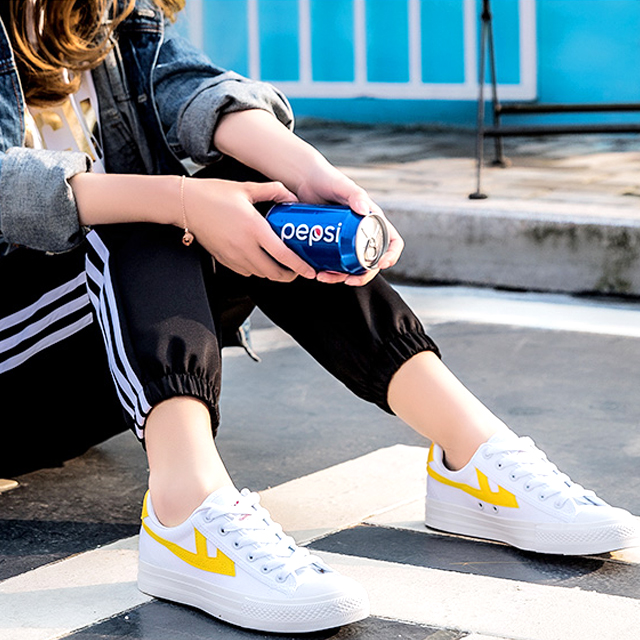 回力百搭帆布鞋