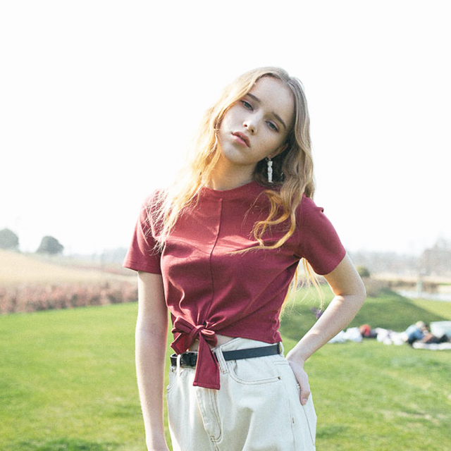 然若短款腰部绑带T恤