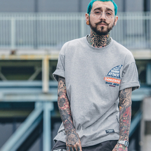 OVERSIZE后背印花鲨鱼短袖