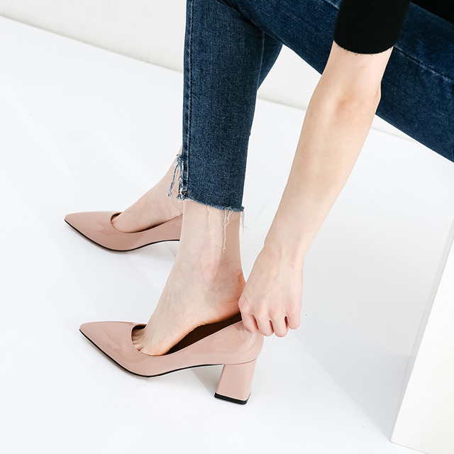 韩版百搭中跟尖头高跟鞋