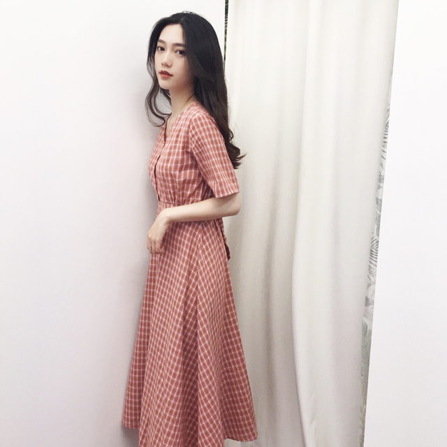 百搭V领格子连衣裙