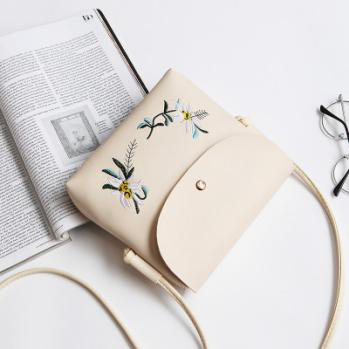 韩国小清新刺绣斜挎包