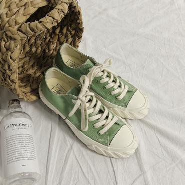 原宿港风情侣帆布鞋