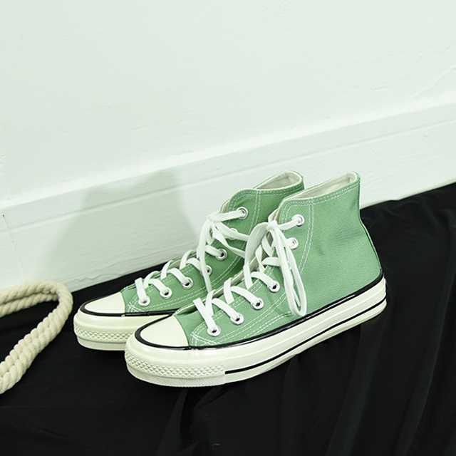 薄荷绿小清新高帮帆布鞋