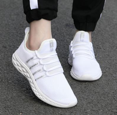 乔丹轻便软底运动鞋