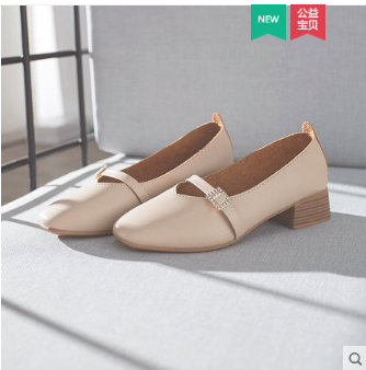 方头粗跟复古奶奶鞋