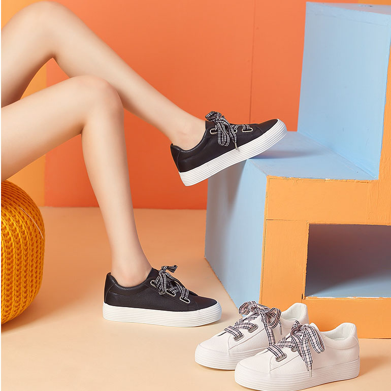 厚底百搭舒适平底小白鞋