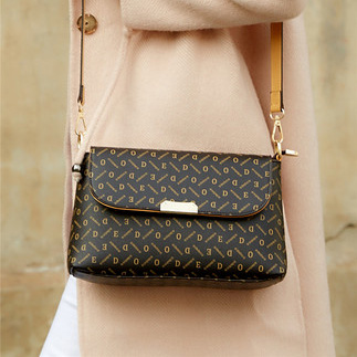 时尚百搭大容量斜挎包