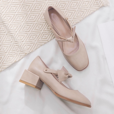 蝴蝶结中跟玛丽珍鞋