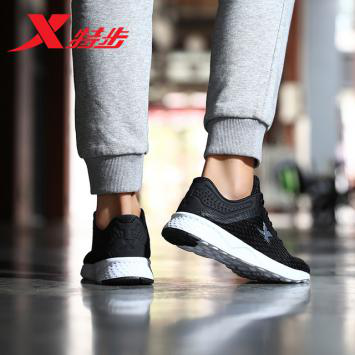 特步夏季运动鞋