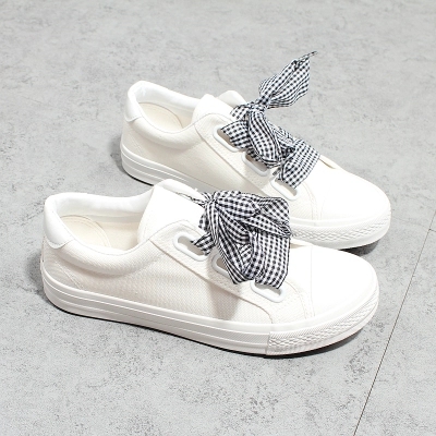 学院风深口平底单鞋