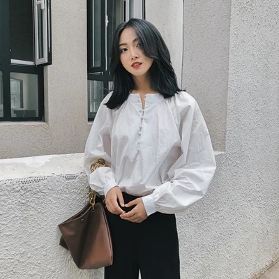 时髦复古宫廷抽褶领松灯笼袖上衣