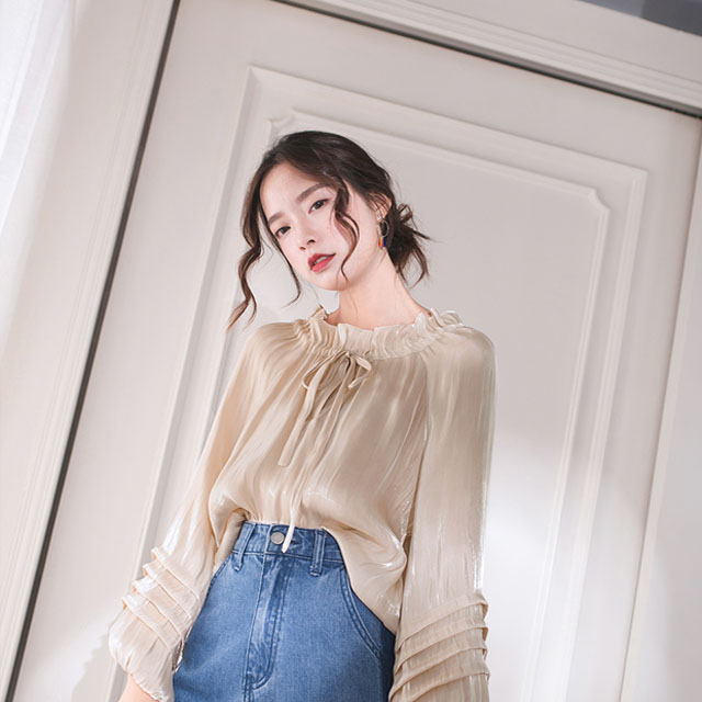 金沙色捏褶大灯笼袖雪纺上衣