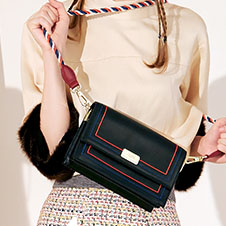 双肩带百搭刺绣风琴包