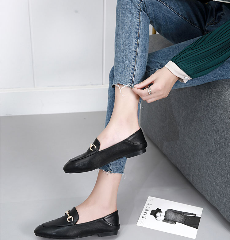 英伦风黑色一脚蹬小皮鞋