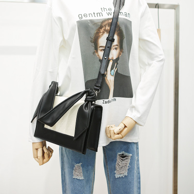 版潮单肩招财耳朵包手