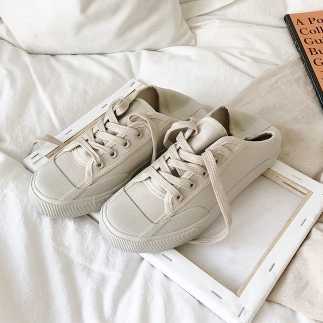 李圣经同款ins街拍小白鞋