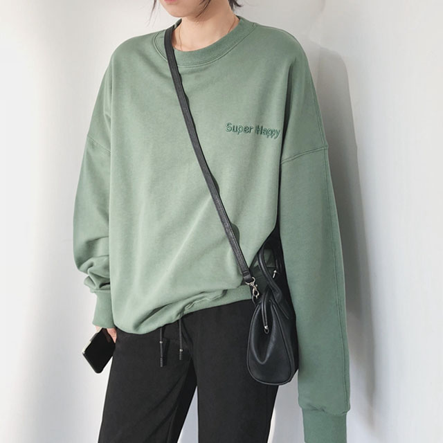 圆领薄绒字母刺绣上衣